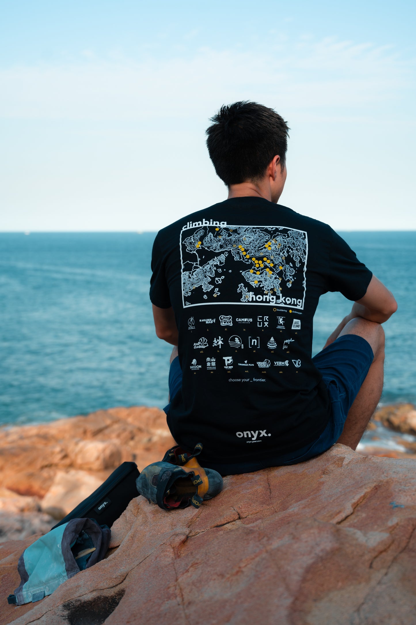 onyx hk climbing tee